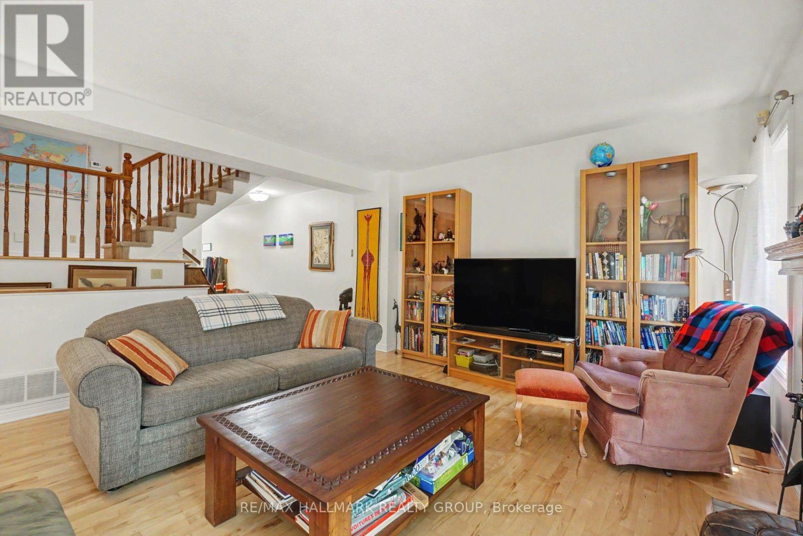 48 Dunbarton Court Property Photo 5
