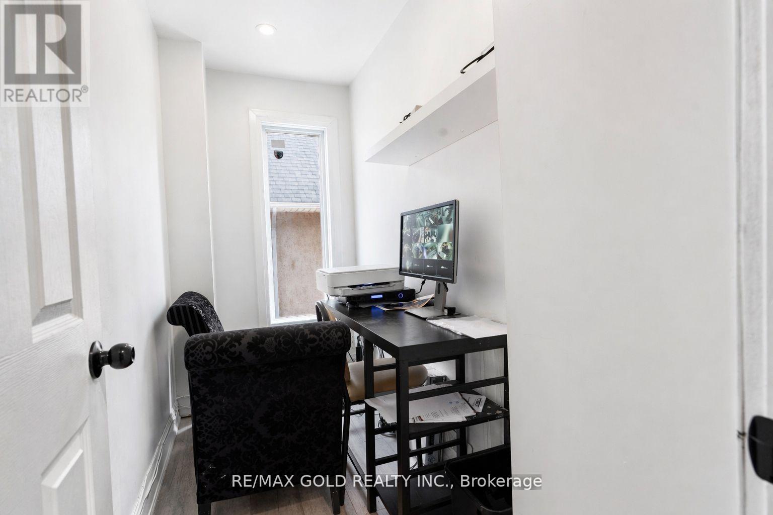 5448 Victoria Avenue Property Photo 12