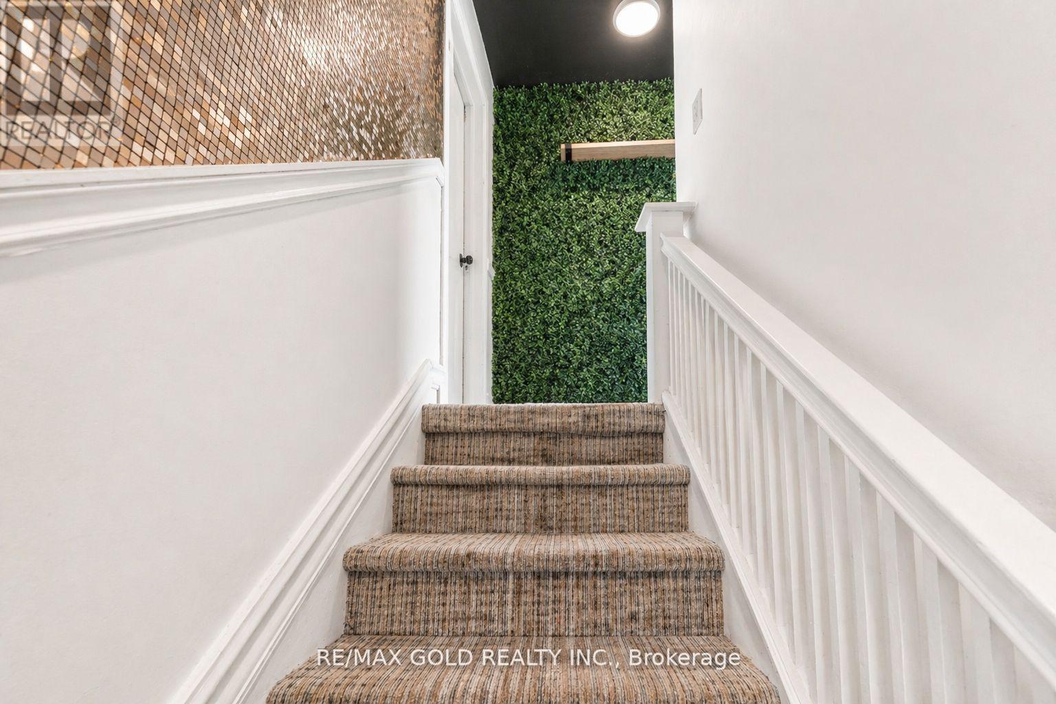 5448 Victoria Avenue Property Photo 16