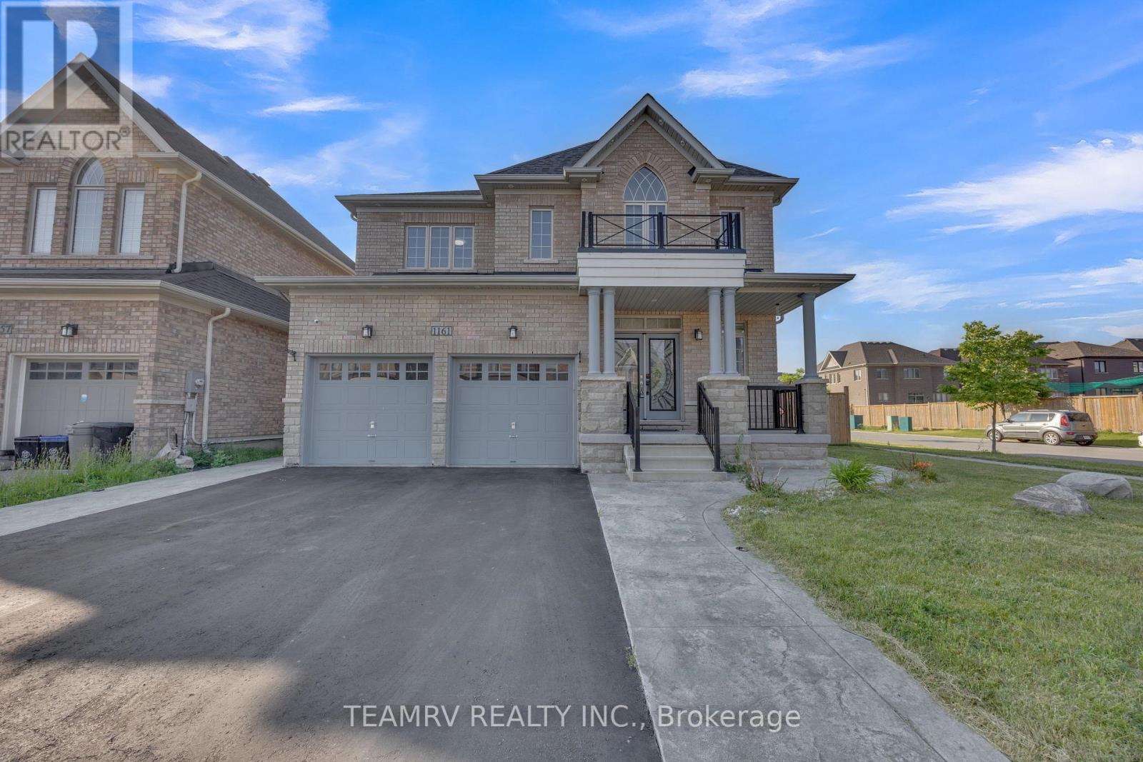 1161 Upper Thames Drive Property Photo 1