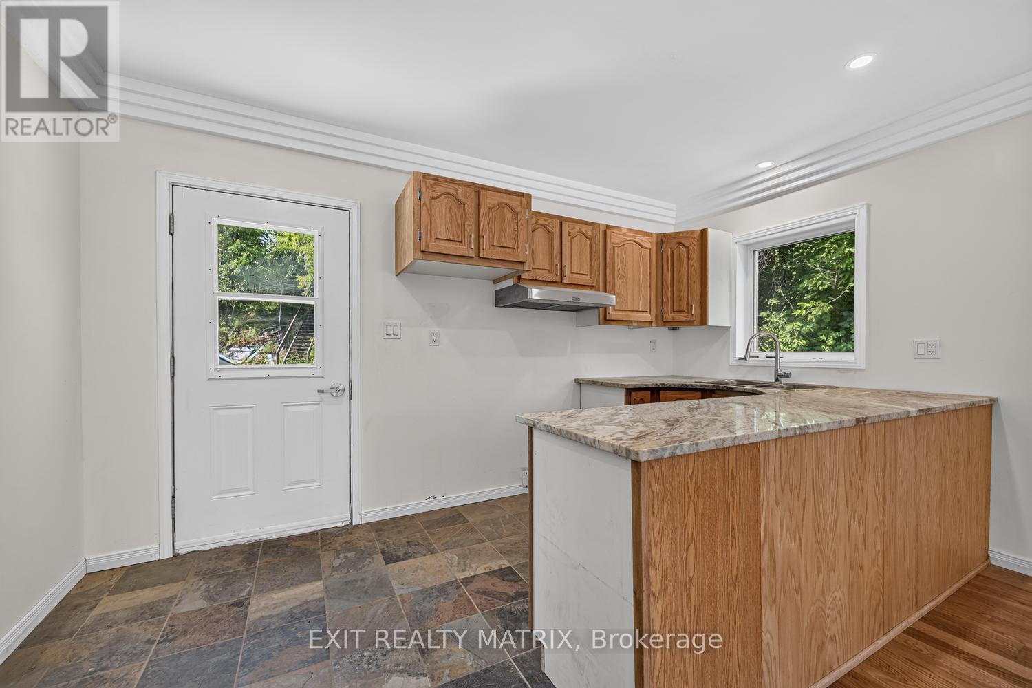 96 George Street Property Photo 3