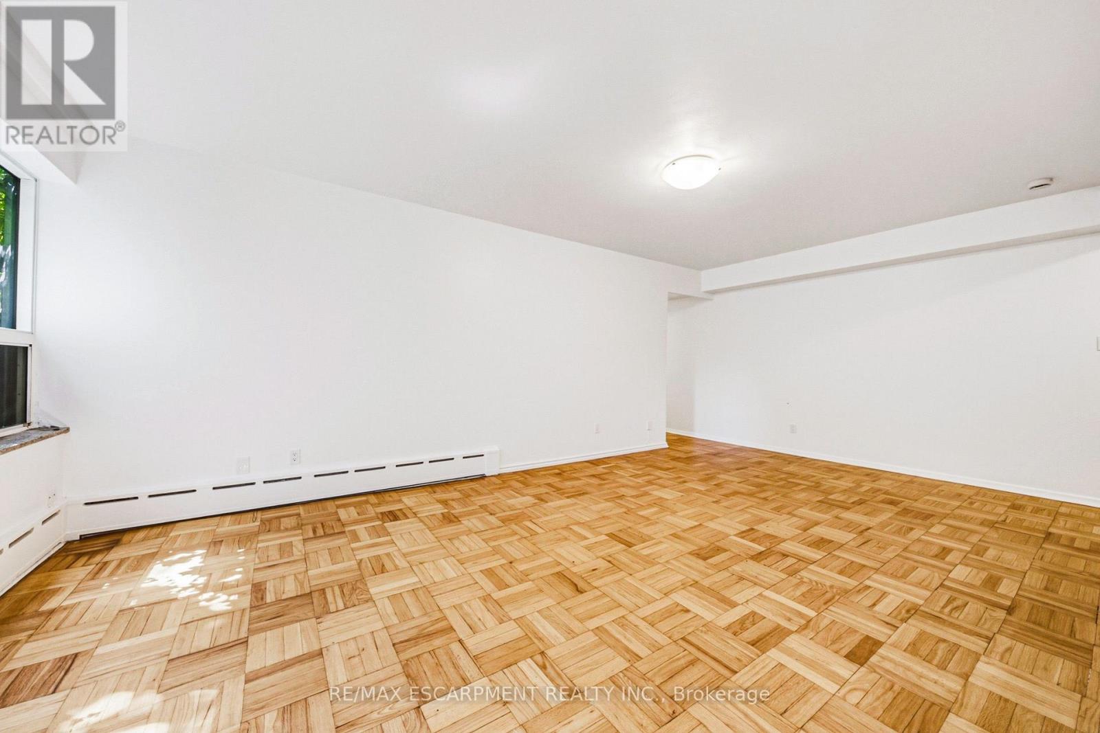 107 - 325a James Street S Property Photo 5