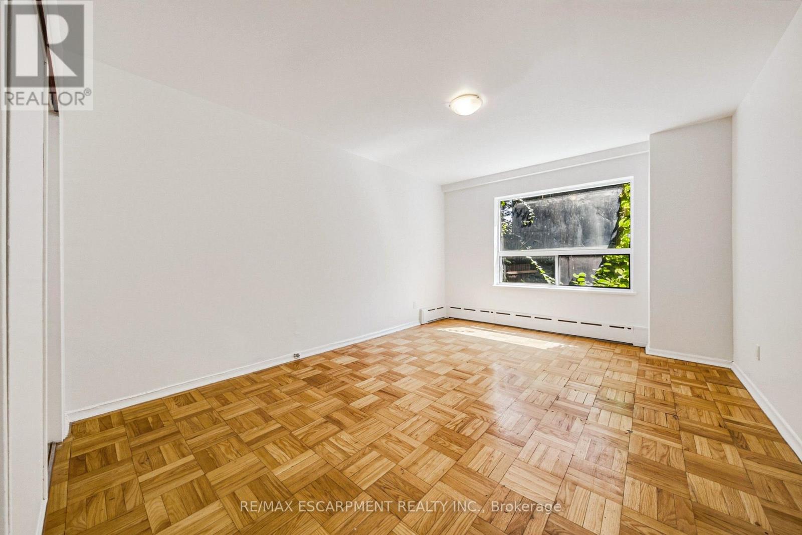 107 - 325a James Street S Property Photo 7
