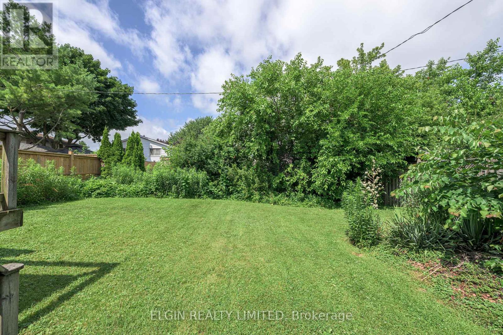 41 Luton Crescent Property Photo 5