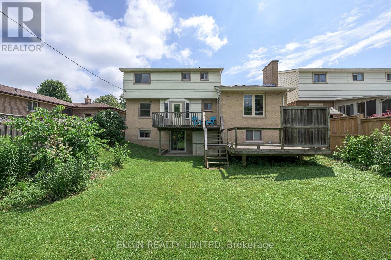 41 Luton Crescent Property Photo 6