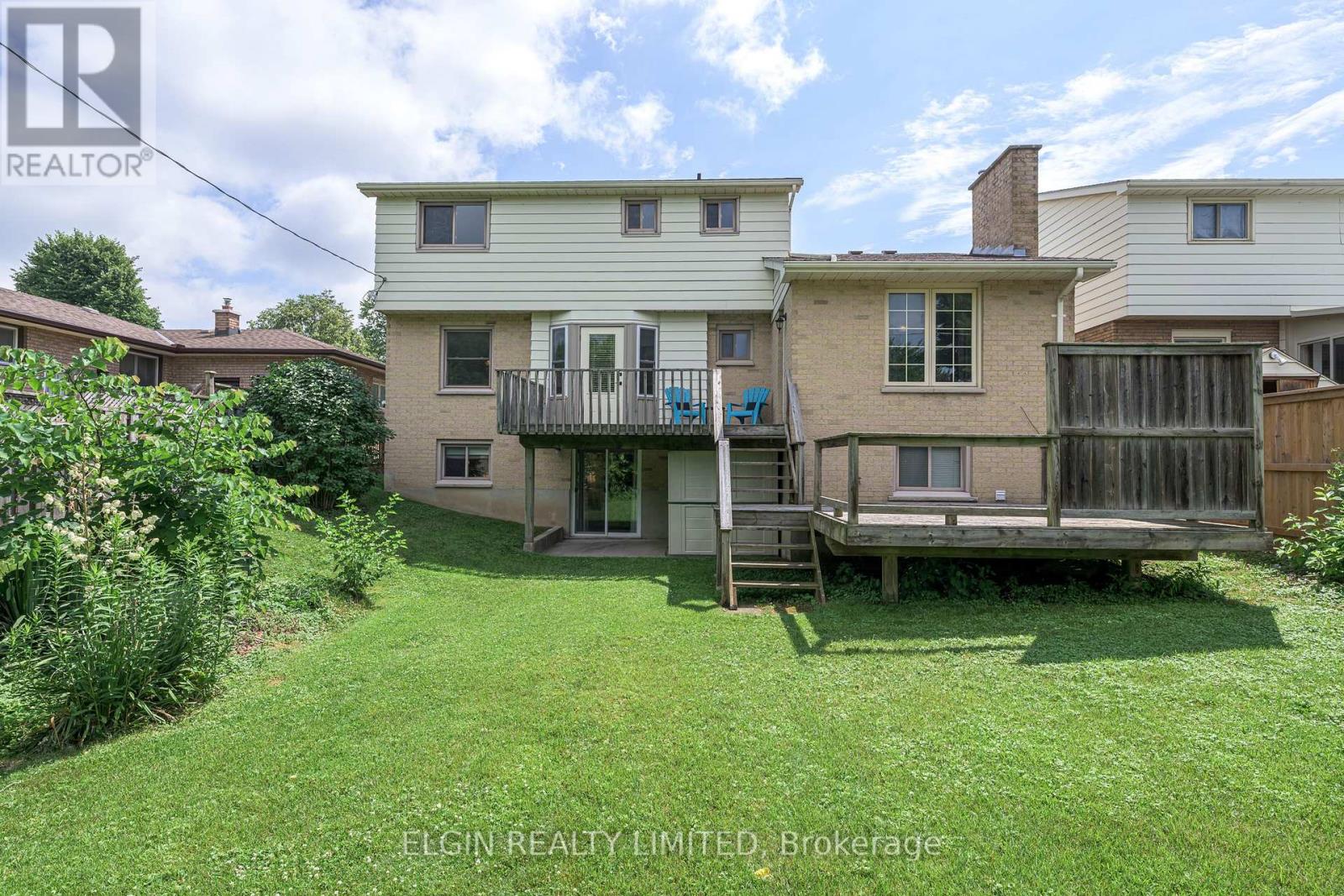 41 Luton Crescent Property Photo 7