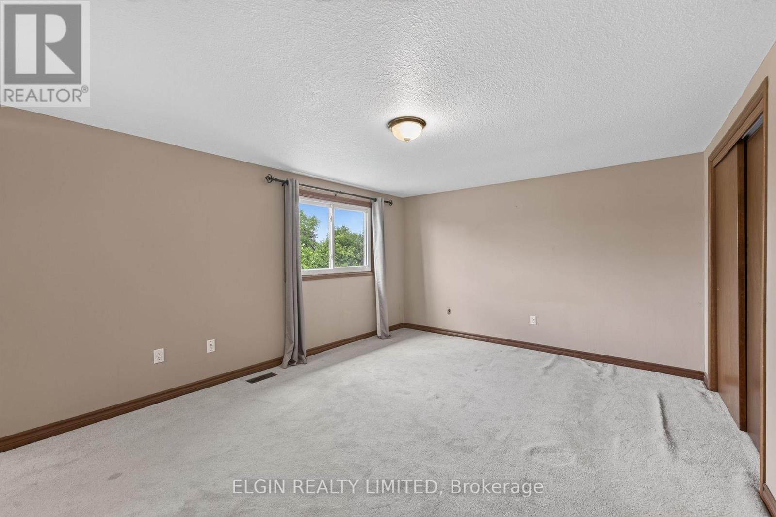 41 Luton Crescent Property Photo 26