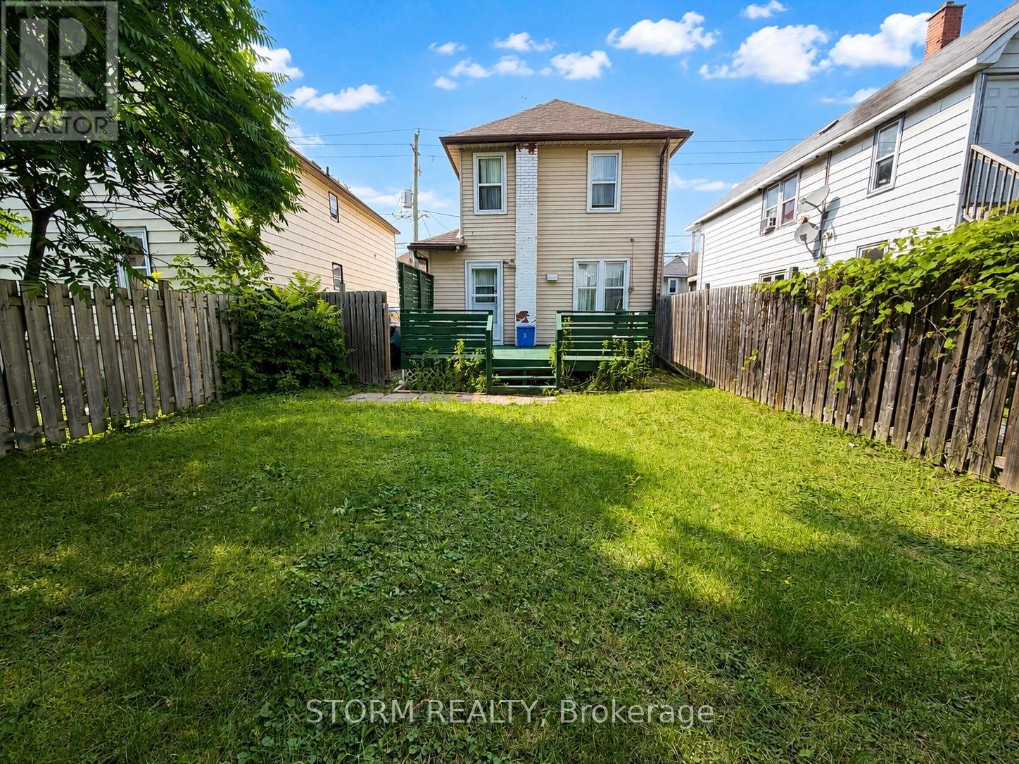 456 4th Street W Property Photo 5