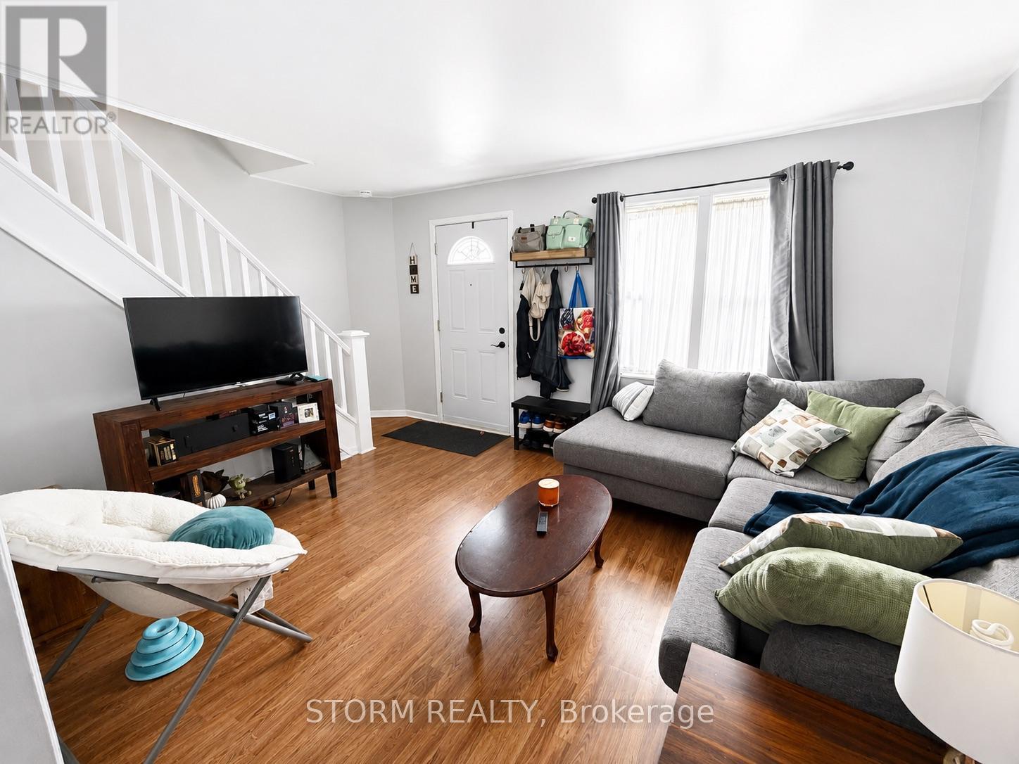 456 4th Street W Property Photo 7