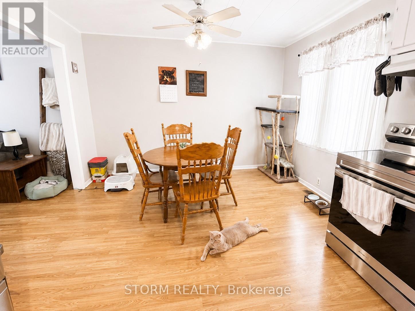 456 4th Street W Property Photo 11