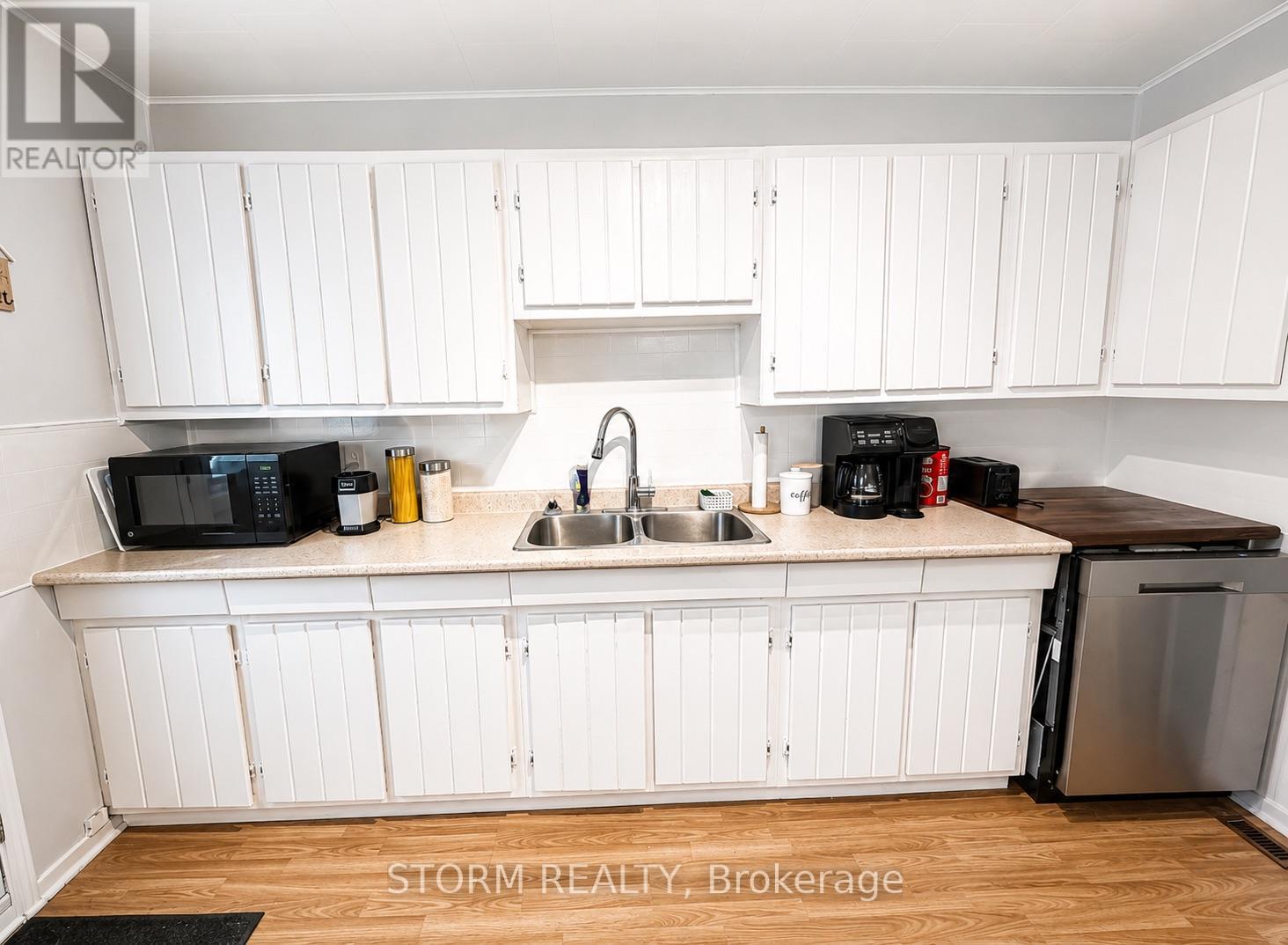 456 4th Street W Property Photo 13