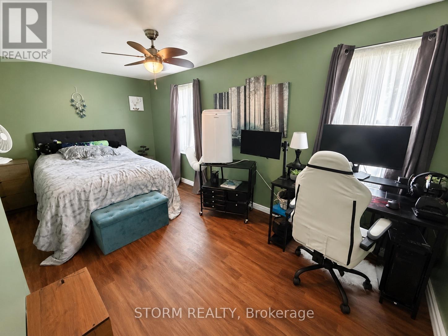 456 4th Street W Property Photo 16
