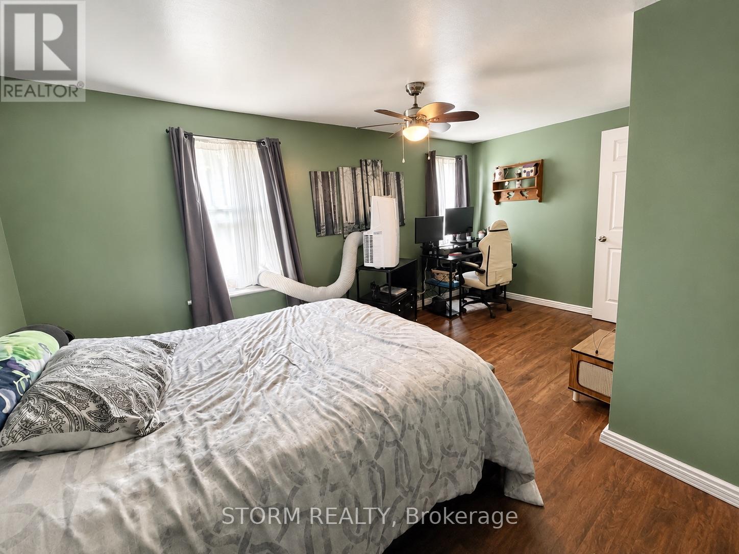 456 4th Street W Property Photo 18