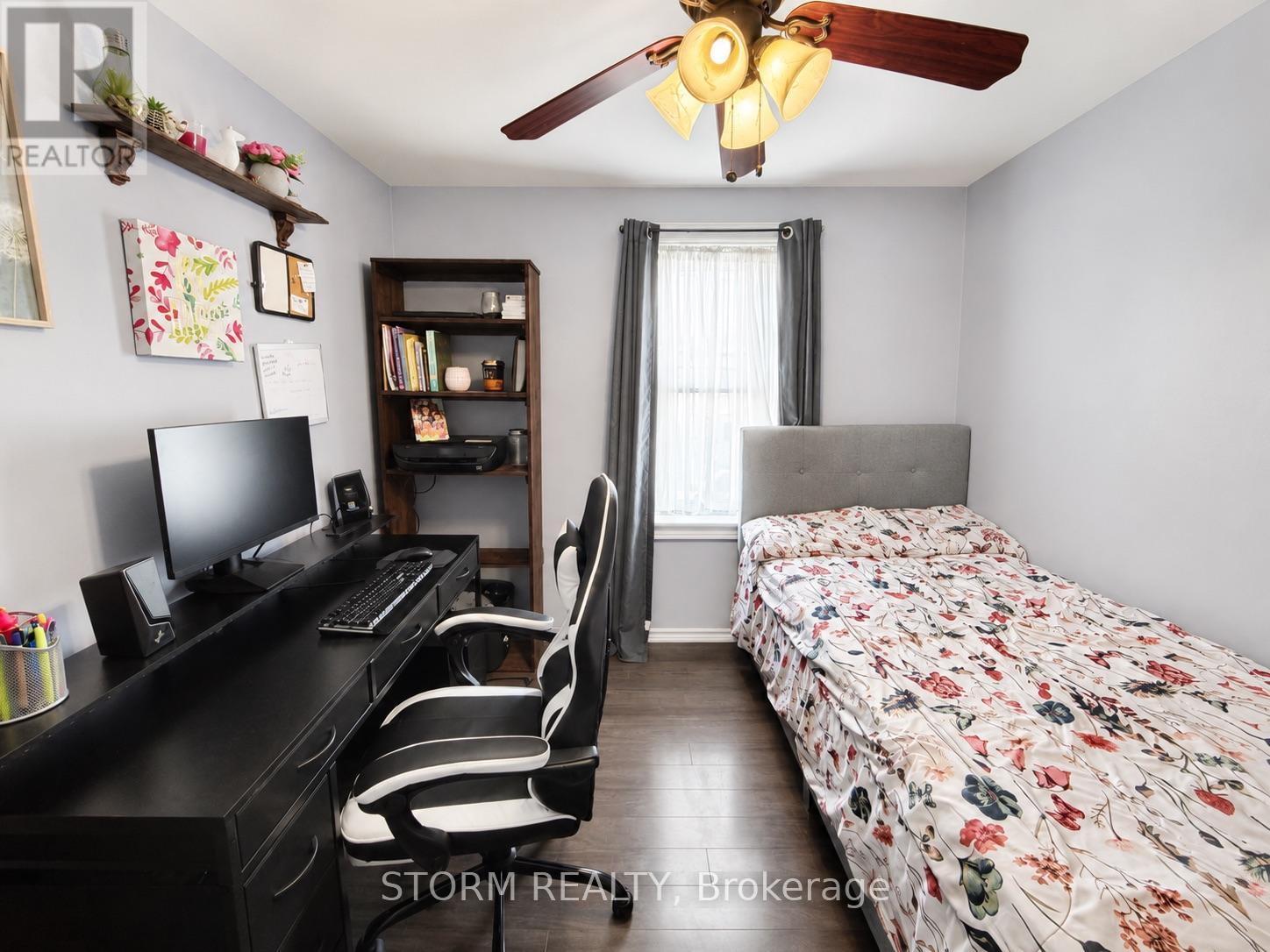 456 4th Street W Property Photo 21