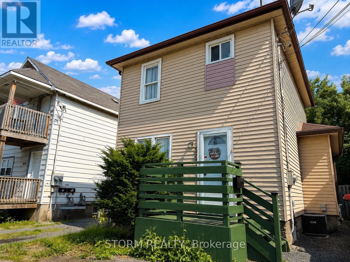 456 4th Street W Property Photo 28
