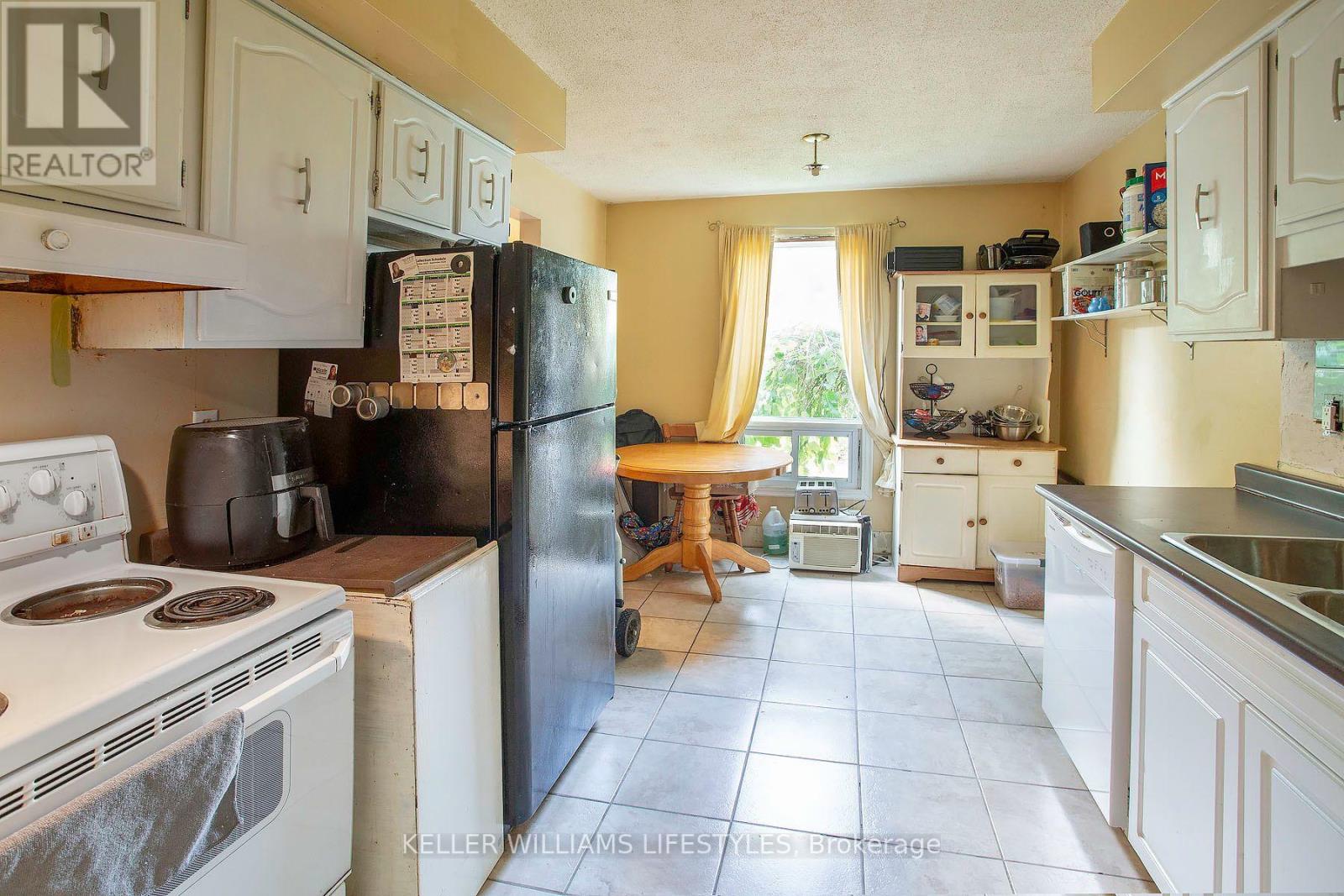 120 Monmore Road Property Photo 6