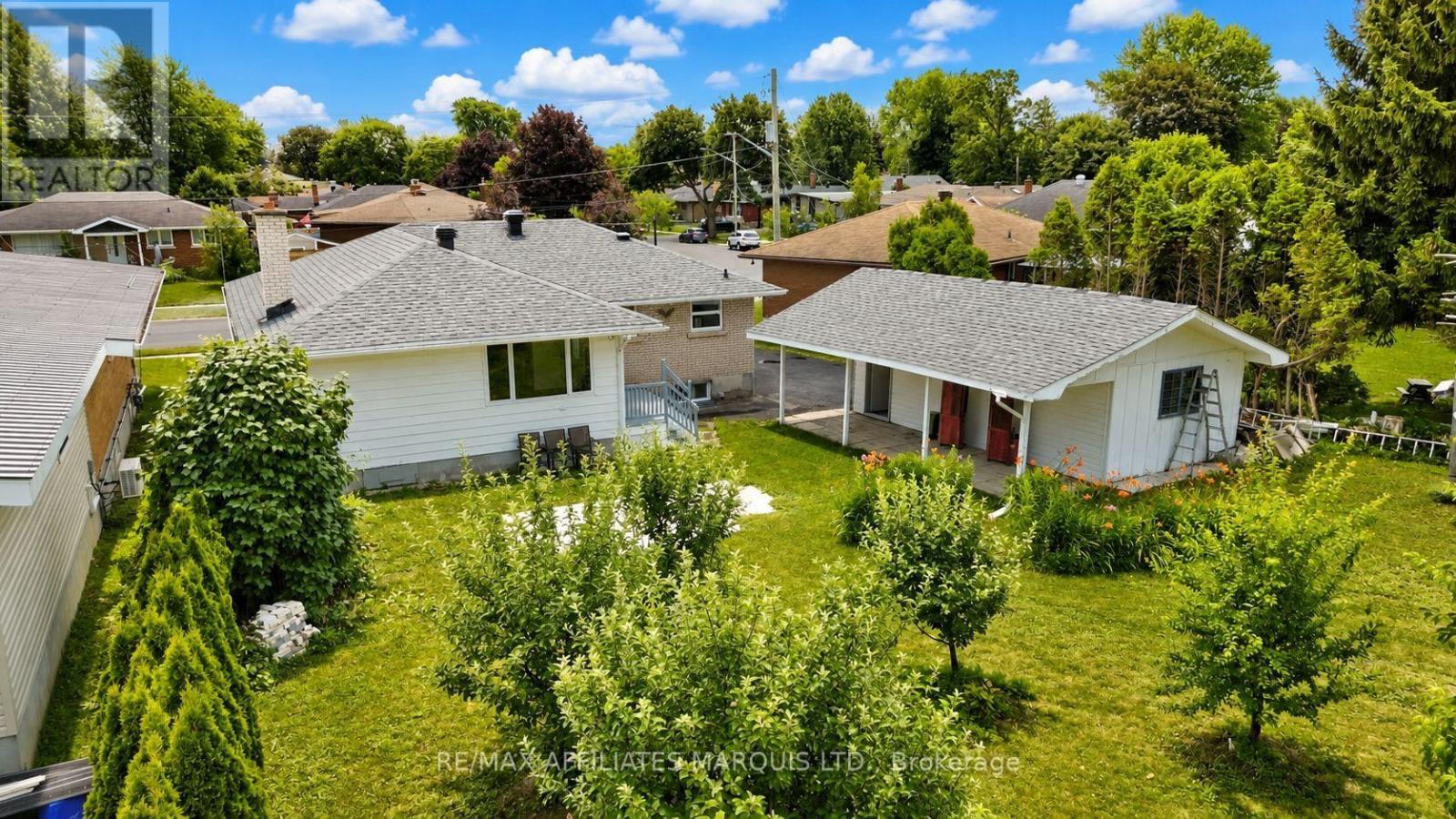 777 Sandfield Crescent Property Photo 4
