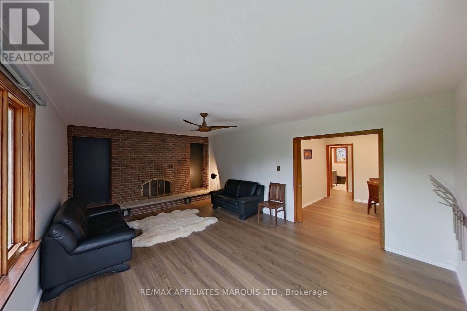 777 Sandfield Crescent Property Photo 5