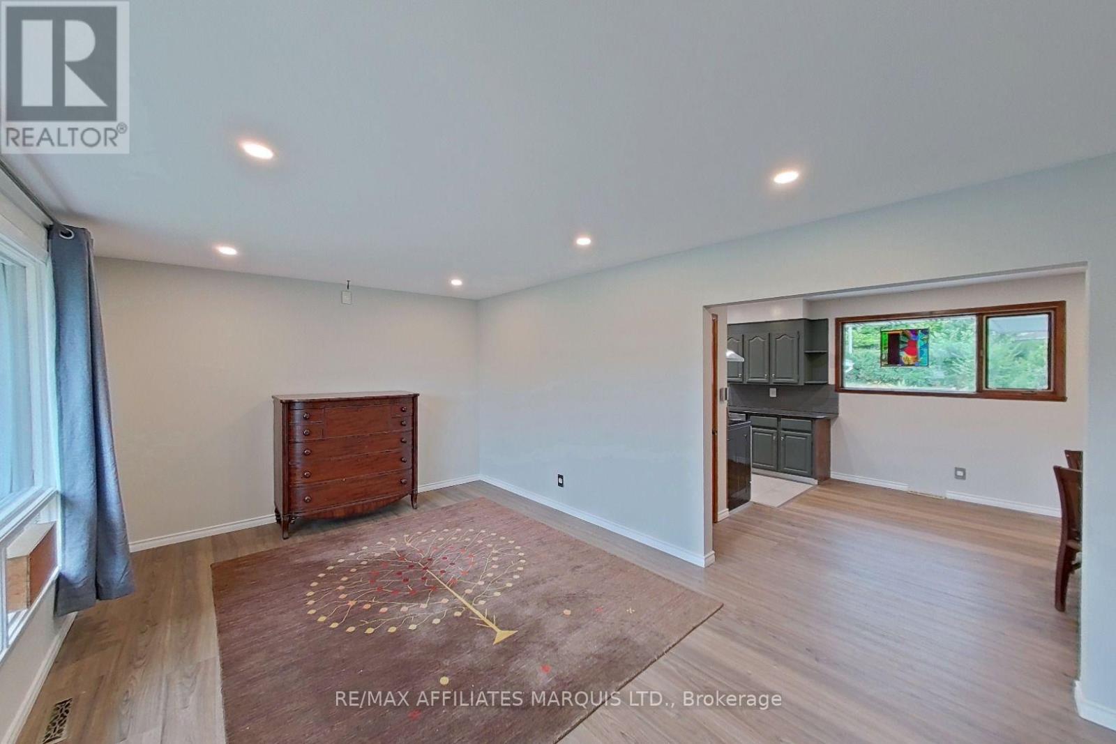 777 Sandfield Crescent Property Photo 6