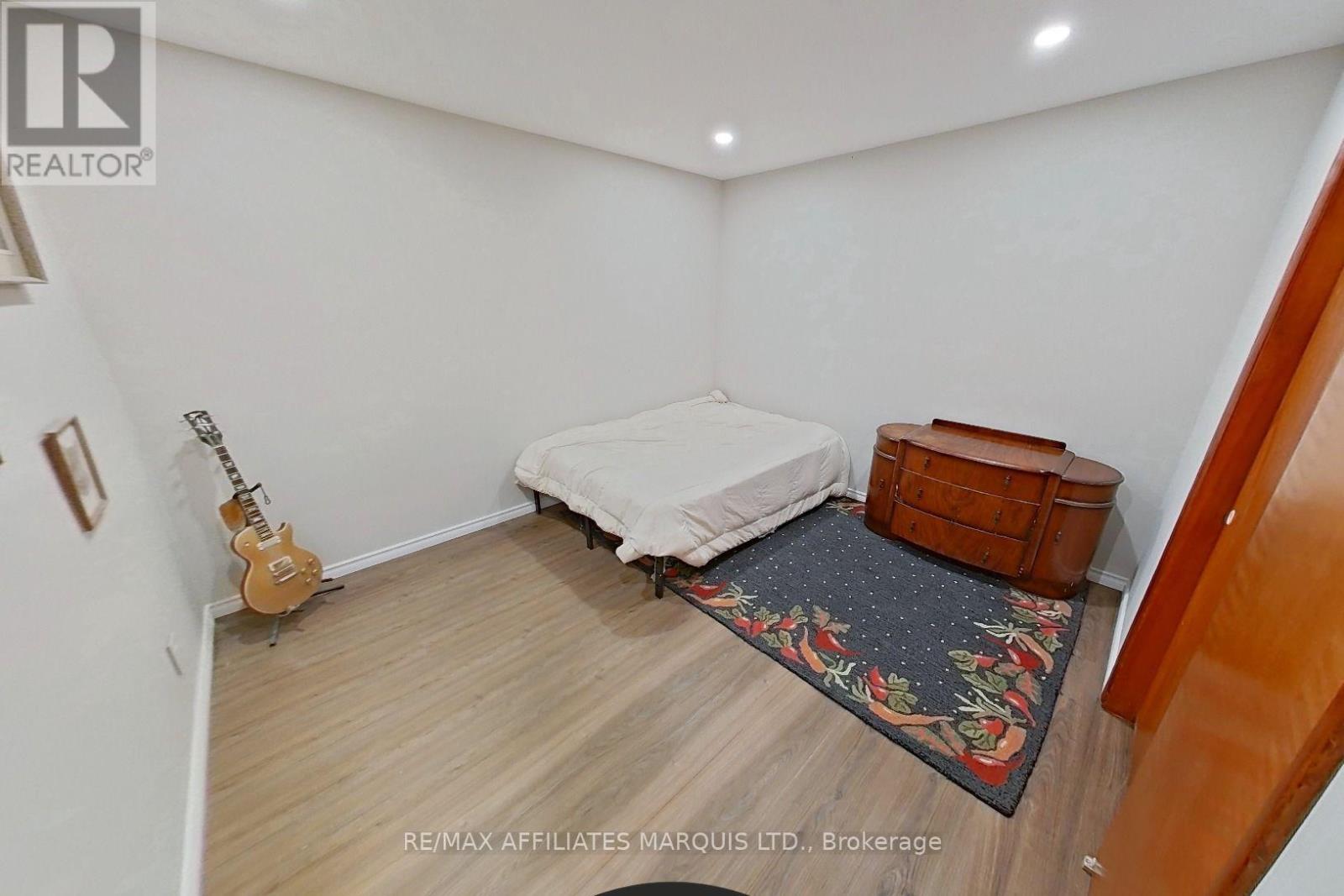 777 Sandfield Crescent Property Photo 7