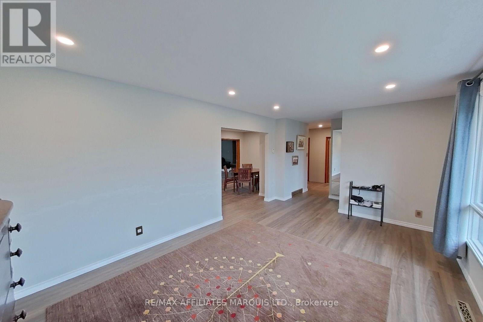 777 Sandfield Crescent Property Photo 11