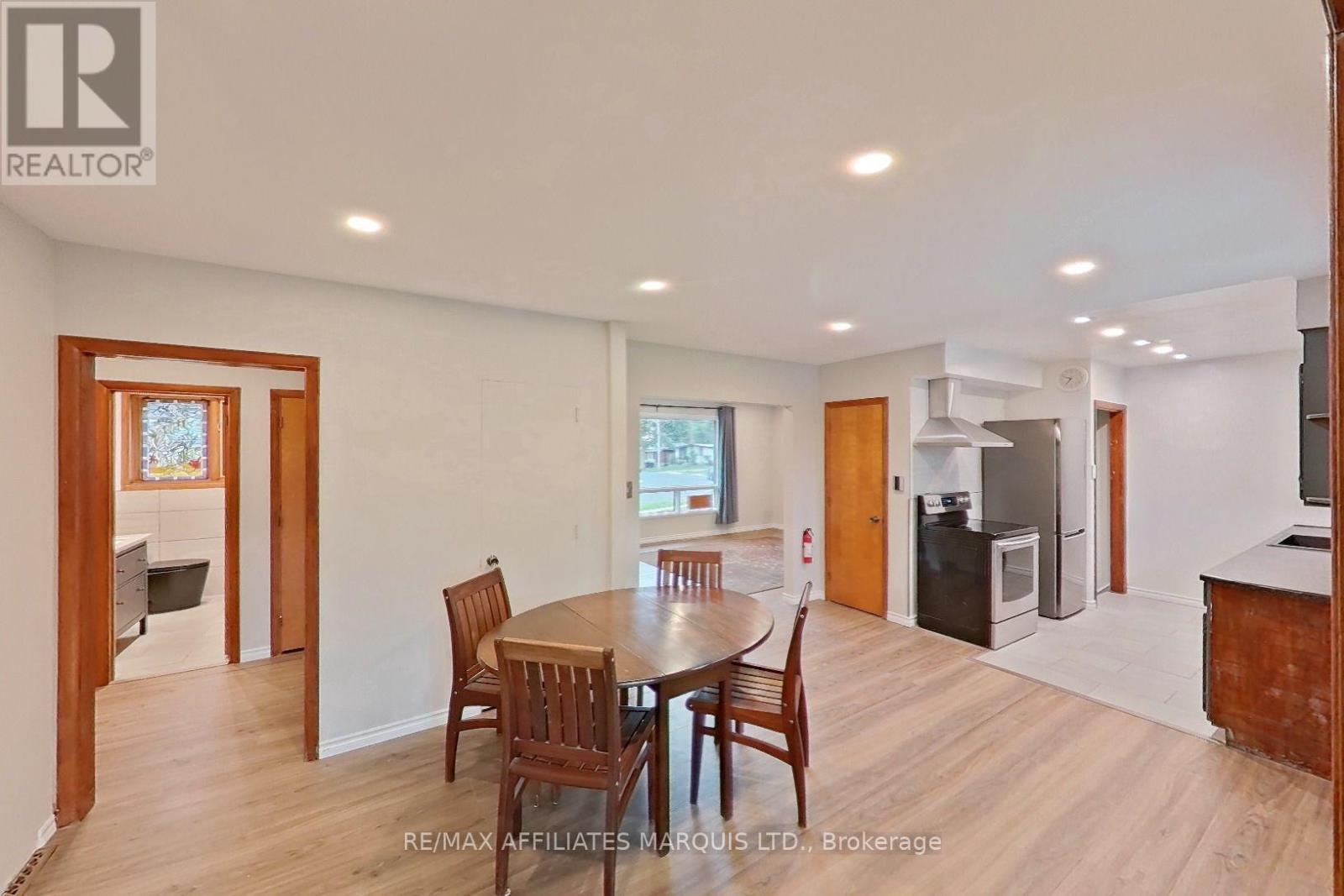 777 Sandfield Crescent Property Photo 13