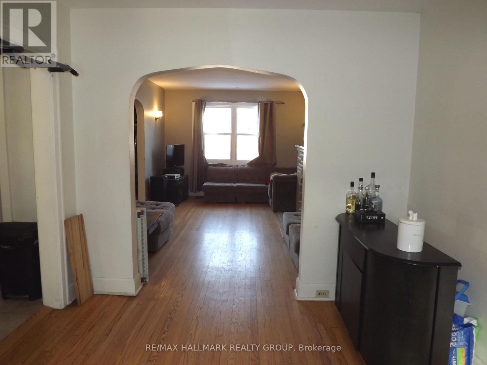 568 Gladstone Avenue Property Photo 8