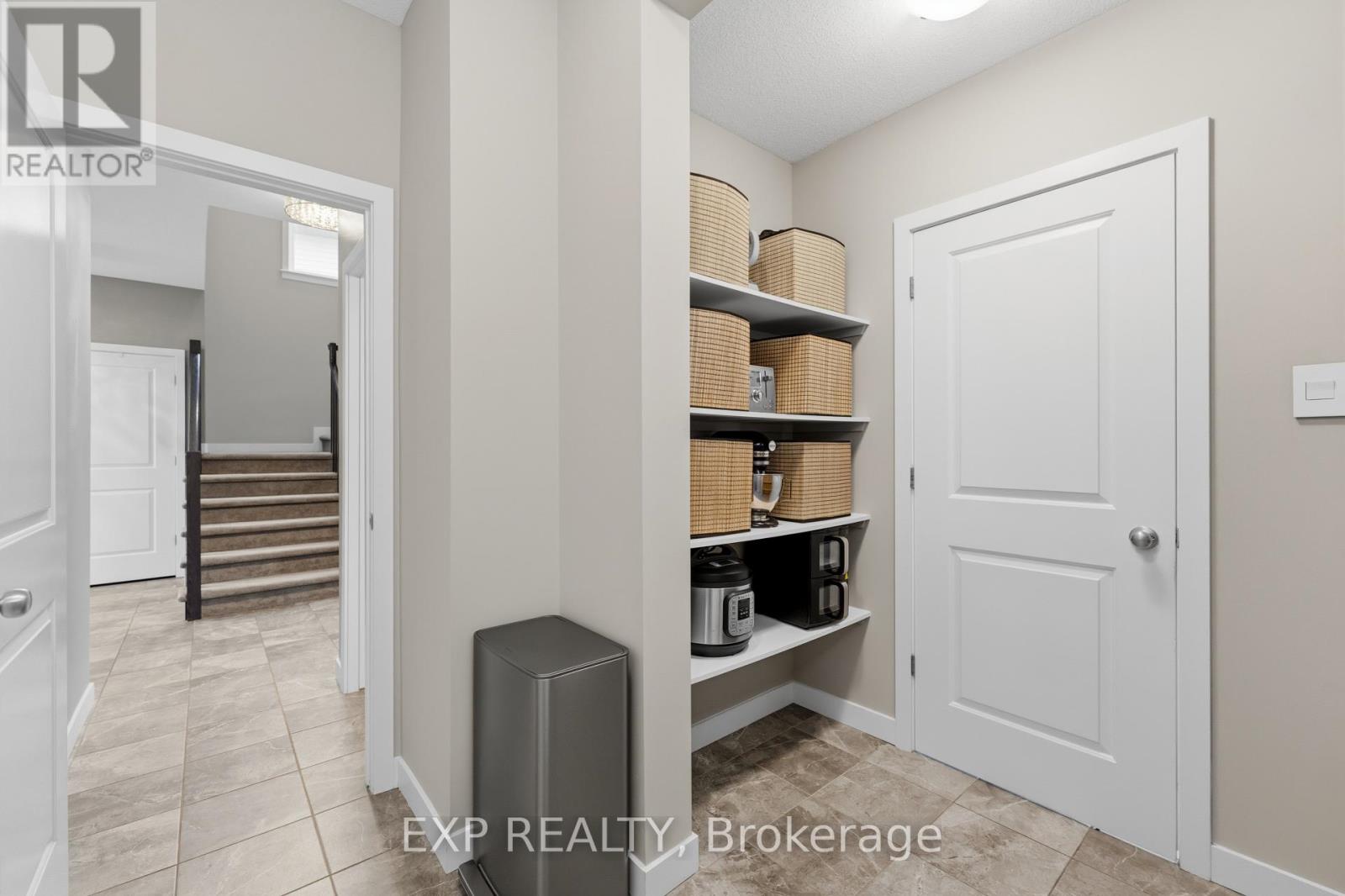 307 Oxer Place Property Photo 8