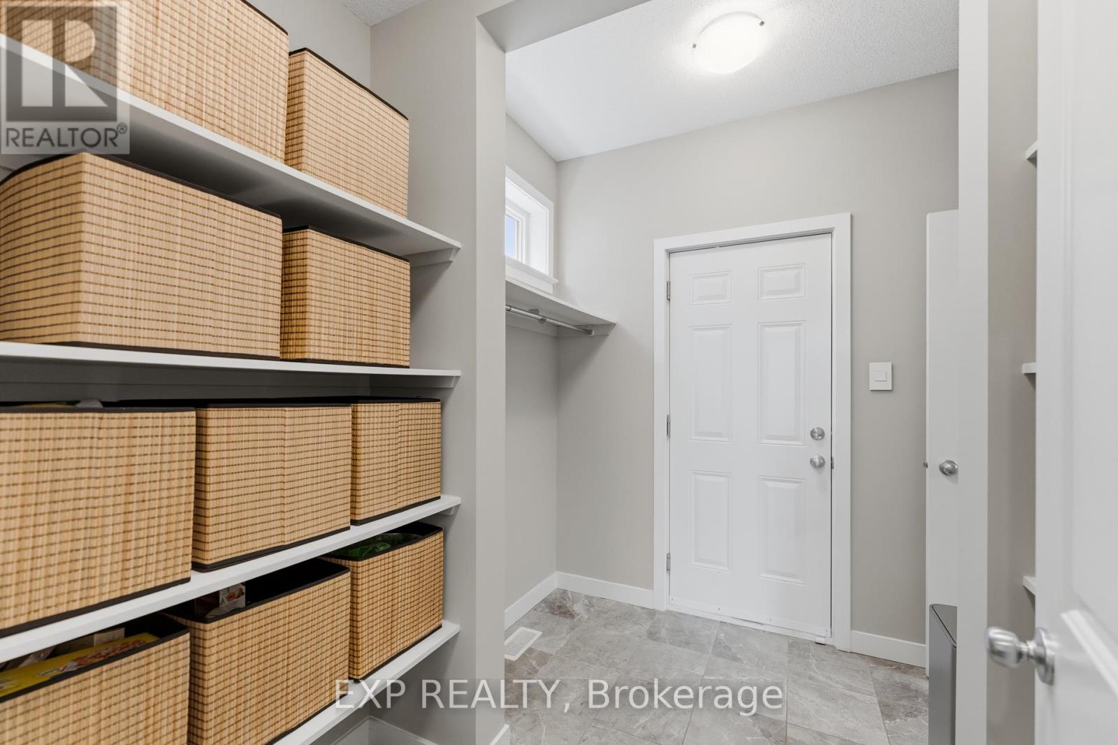 307 Oxer Place Property Photo 9