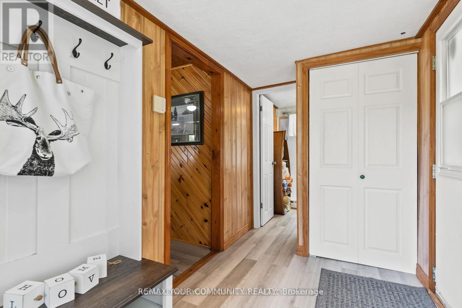 1139 Canuck Trail Property Photo 4
