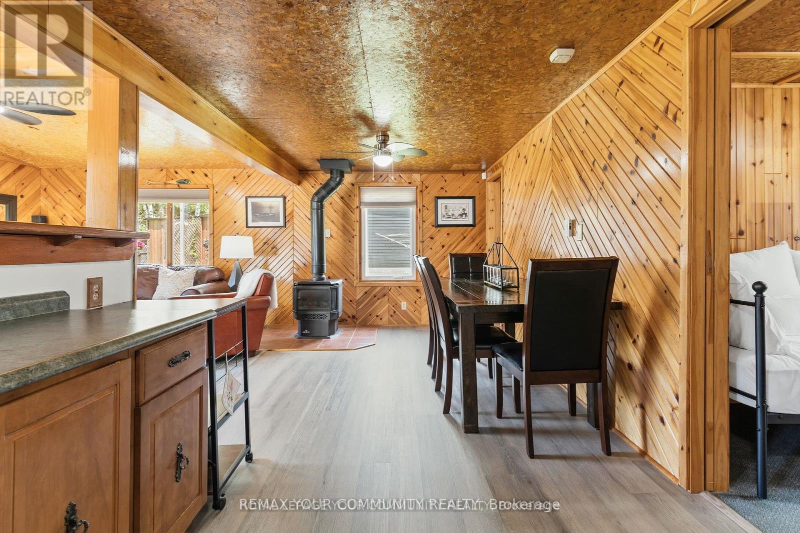1139 Canuck Trail Property Photo 9