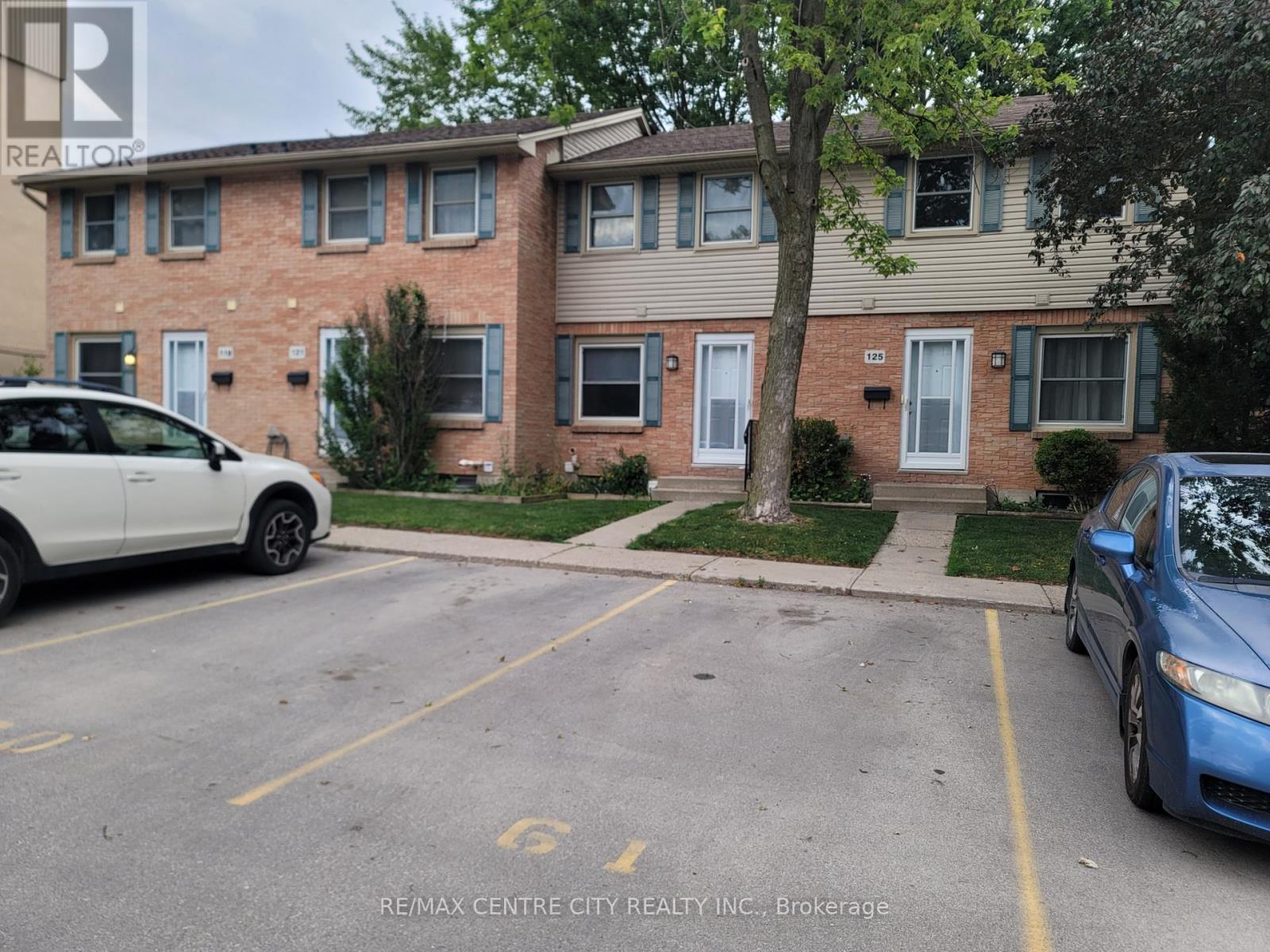 125 - 1247 HURON STREET Property Photo 1