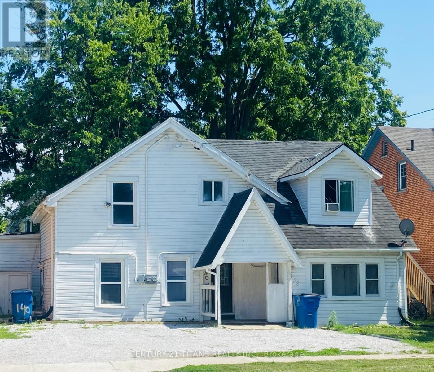 138-140 GRAND AVENUE E