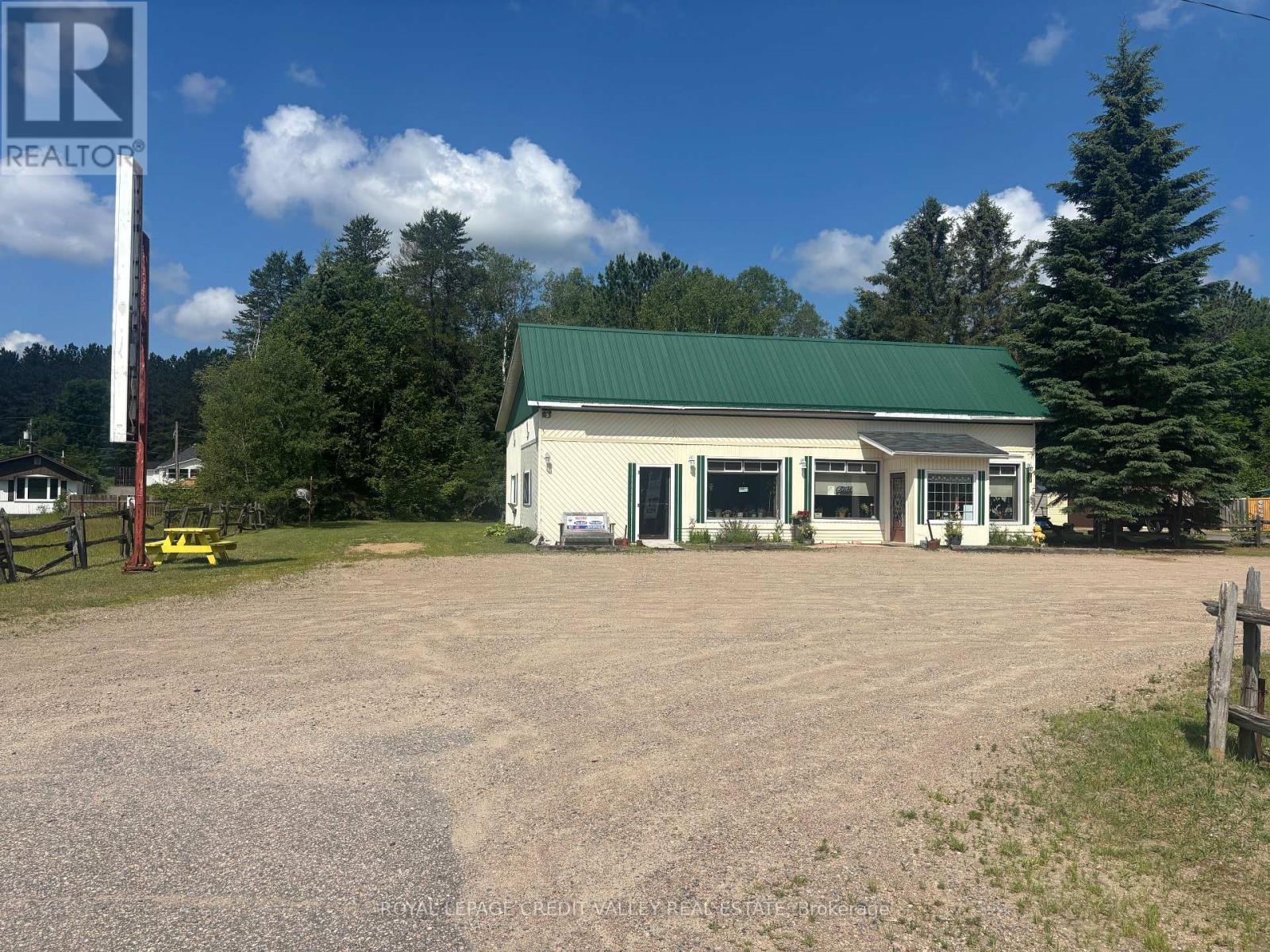 2367 Highway 127 Road N Property Photo 12