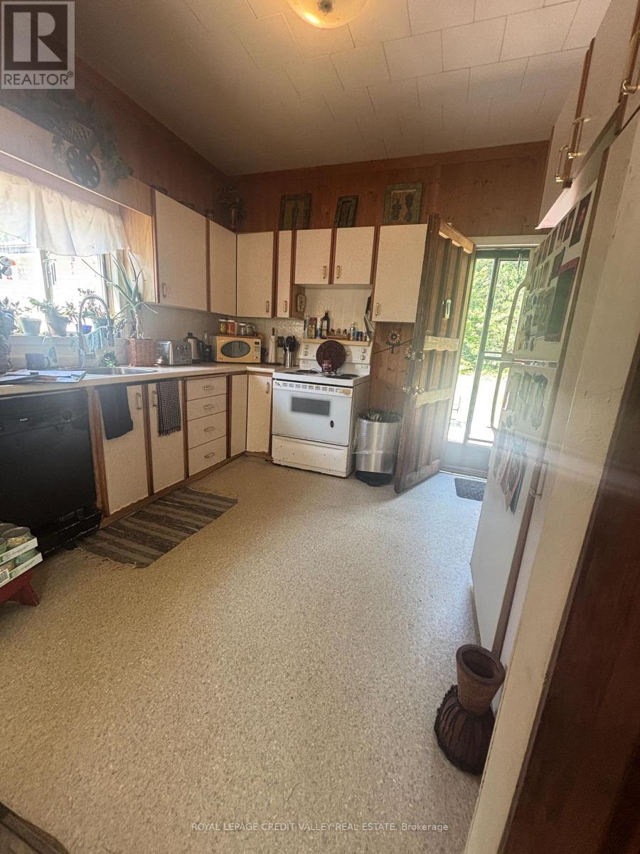 2367 Highway 127 Road N Property Photo 21