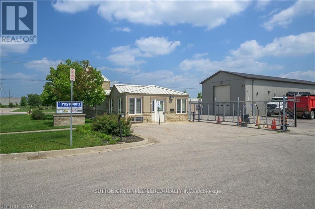 782 Industrial (unit A) Road Property Photo 8