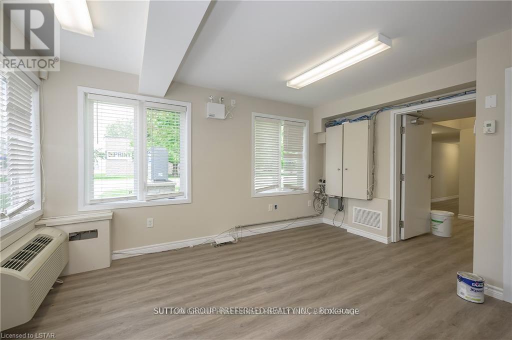 782 Industrial (unit A) Road Property Photo 9