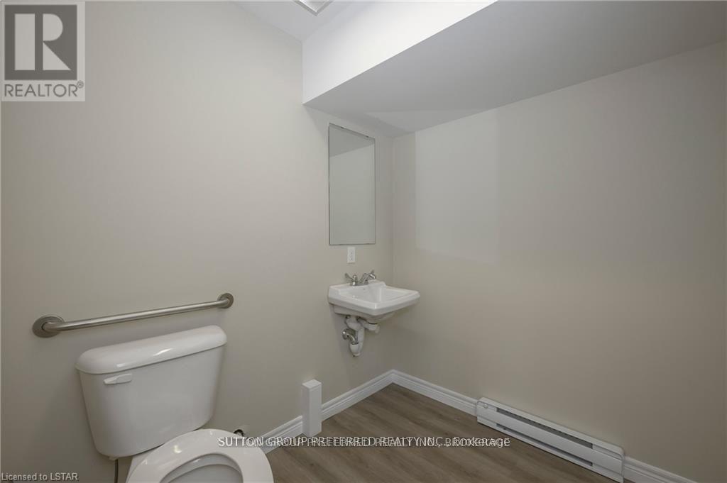 782 Industrial (unit A) Road Property Photo 12