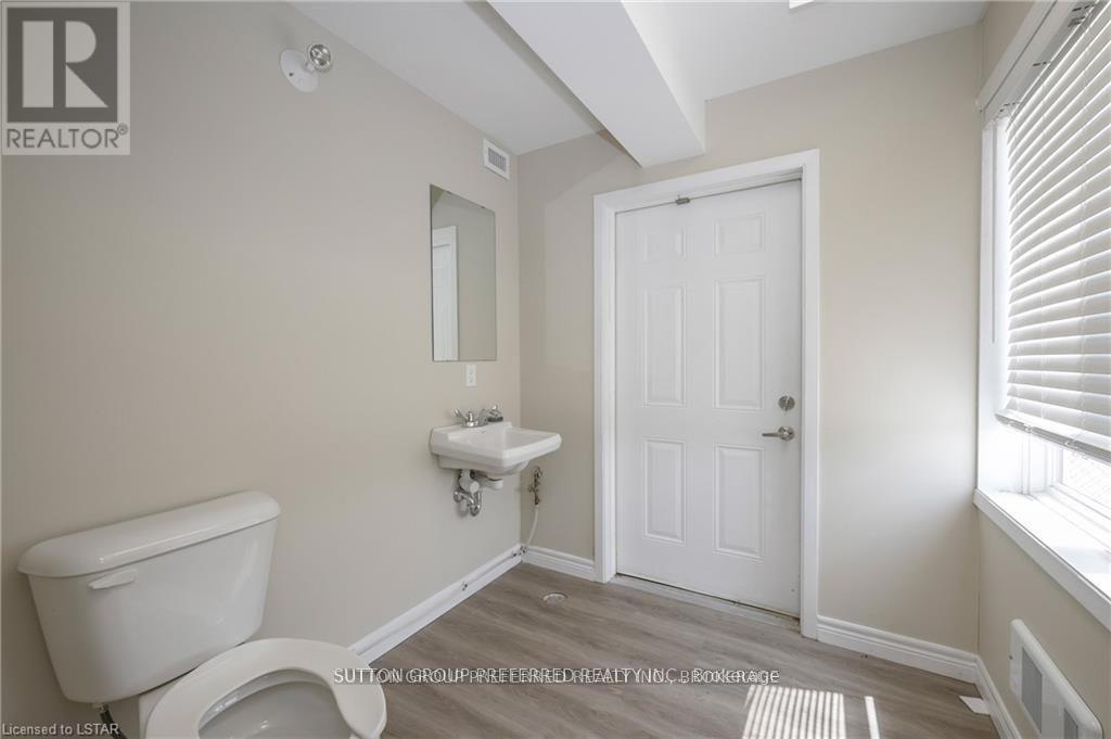 782 Industrial (unit A) Road Property Photo 13