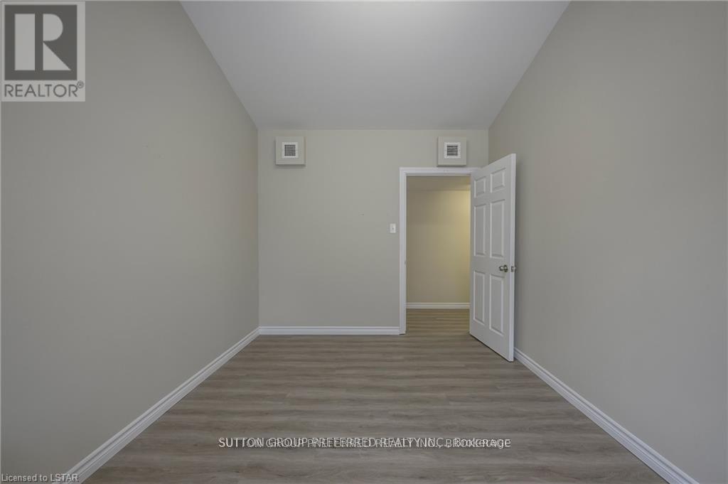 782 Industrial (unit A) Road Property Photo 18