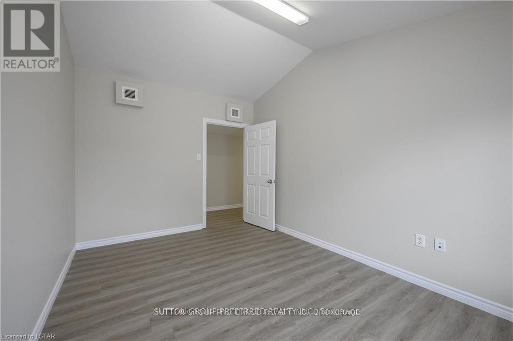 782 Industrial (unit A) Road Property Photo 20