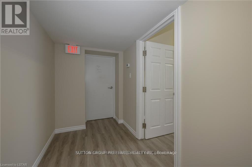 782 Industrial (unit A) Road Property Photo 28