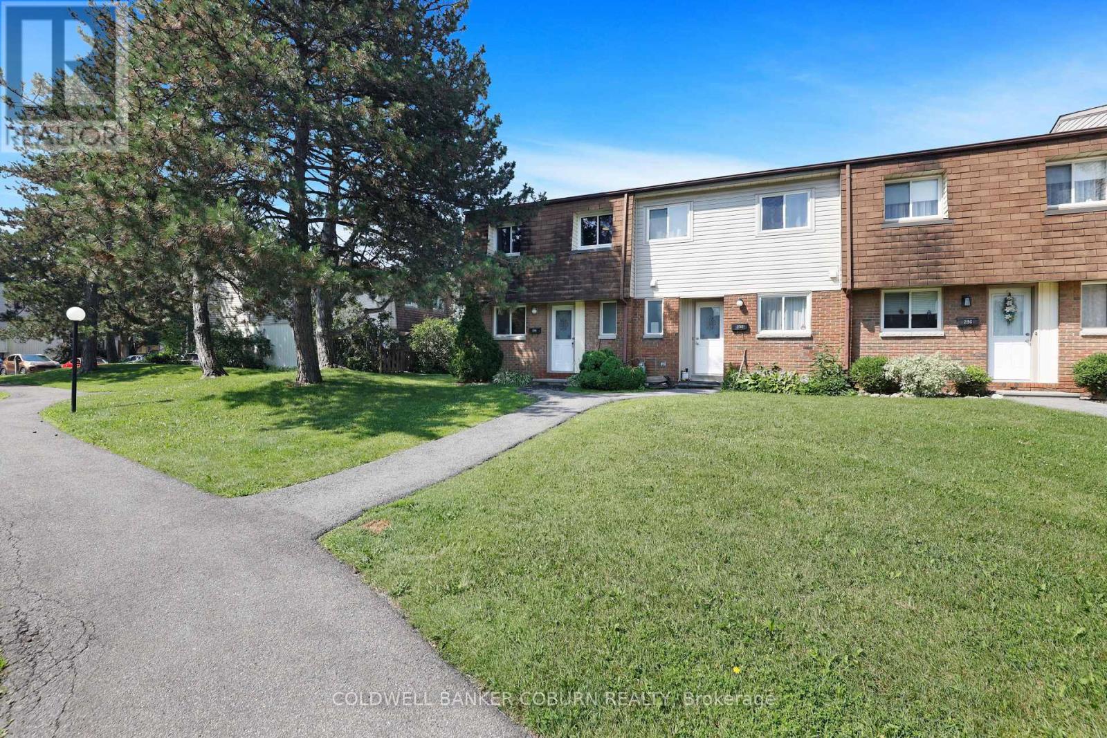 23 - 23 SONNET CRESCENT S Property Photo 1