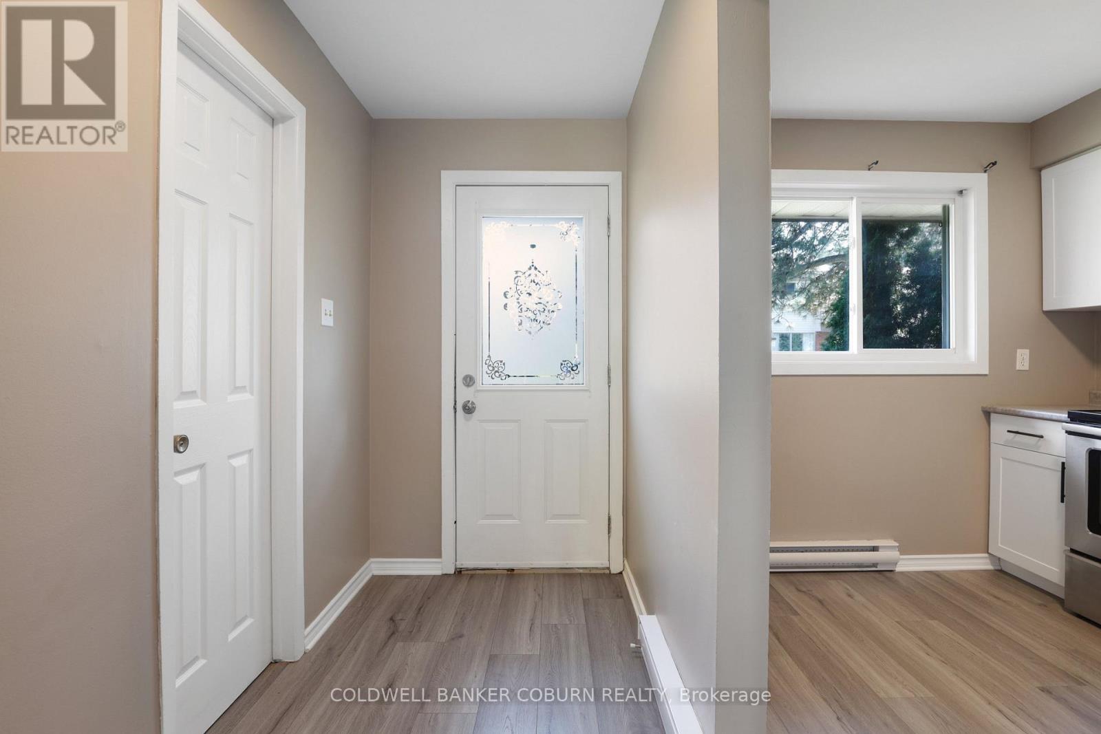 23 - 23 Sonnet Crescent S Property Photo 5