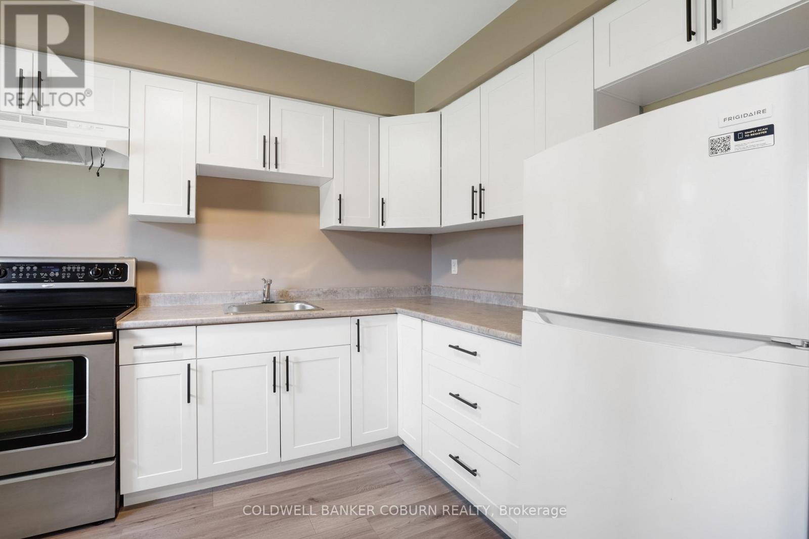 23 - 23 Sonnet Crescent S Property Photo 8
