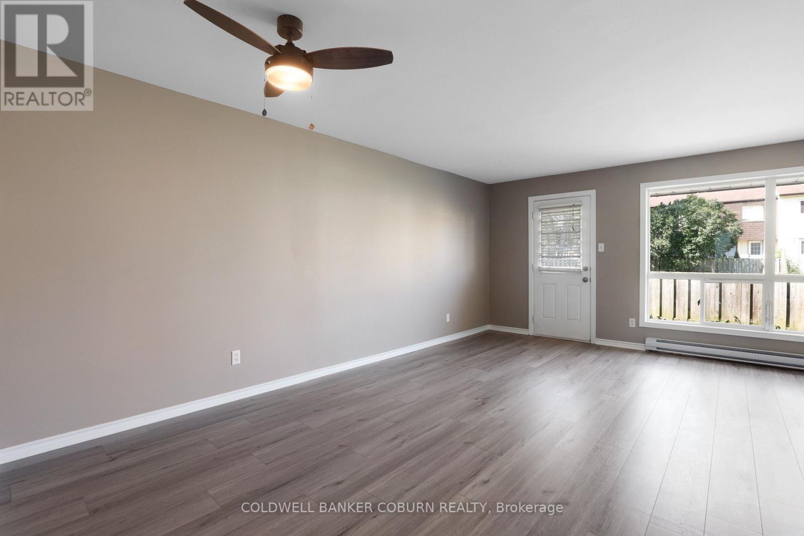 23 - 23 Sonnet Crescent S Property Photo 11