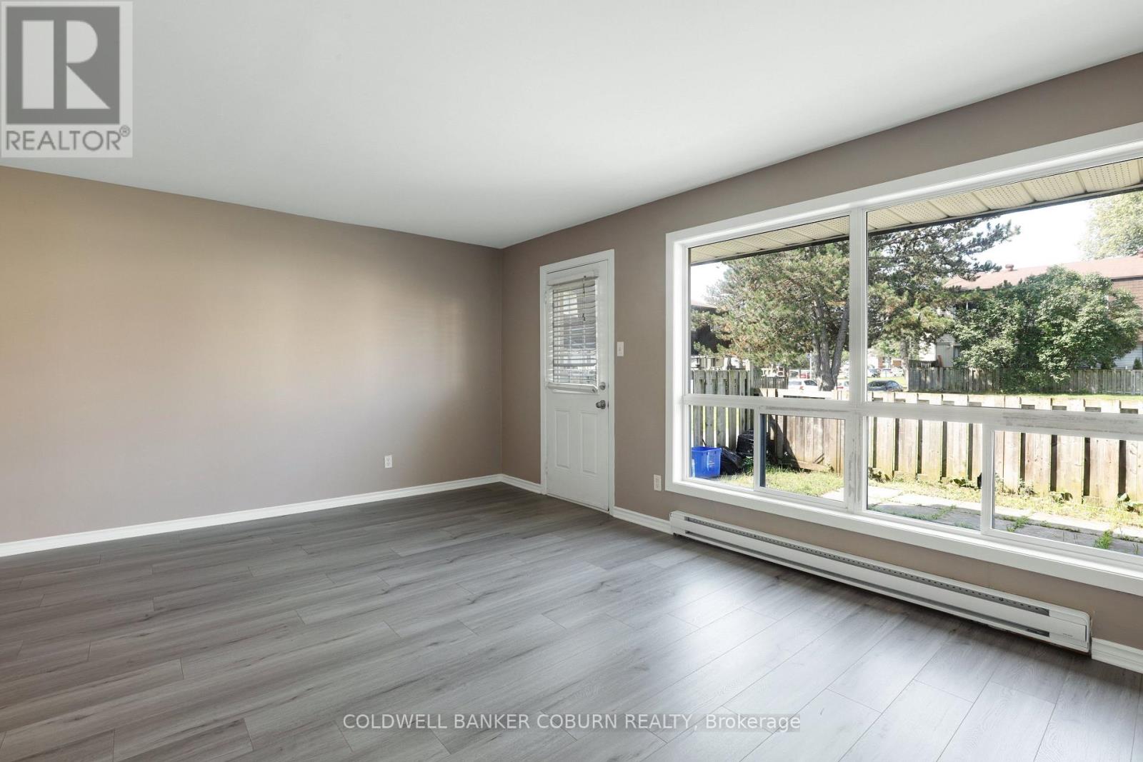 23 - 23 Sonnet Crescent S Property Photo 16