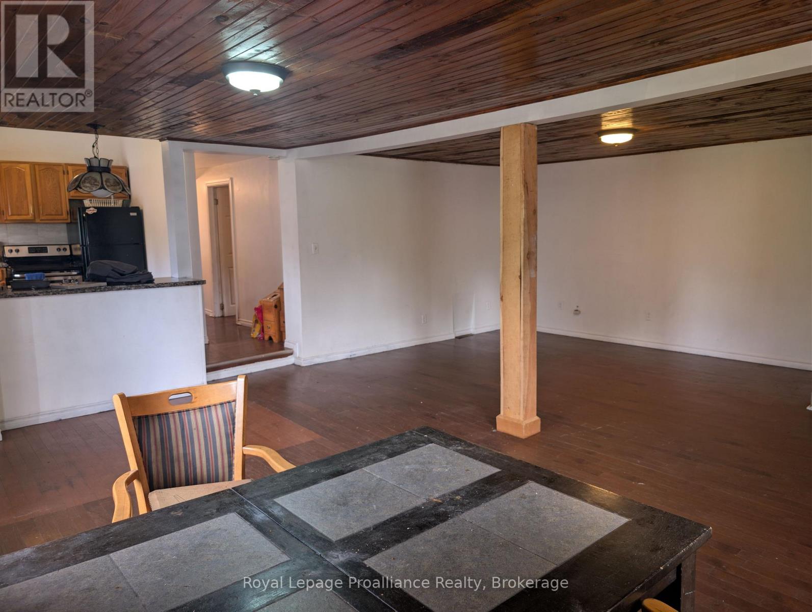 4310 Henderson Road Property Photo 4