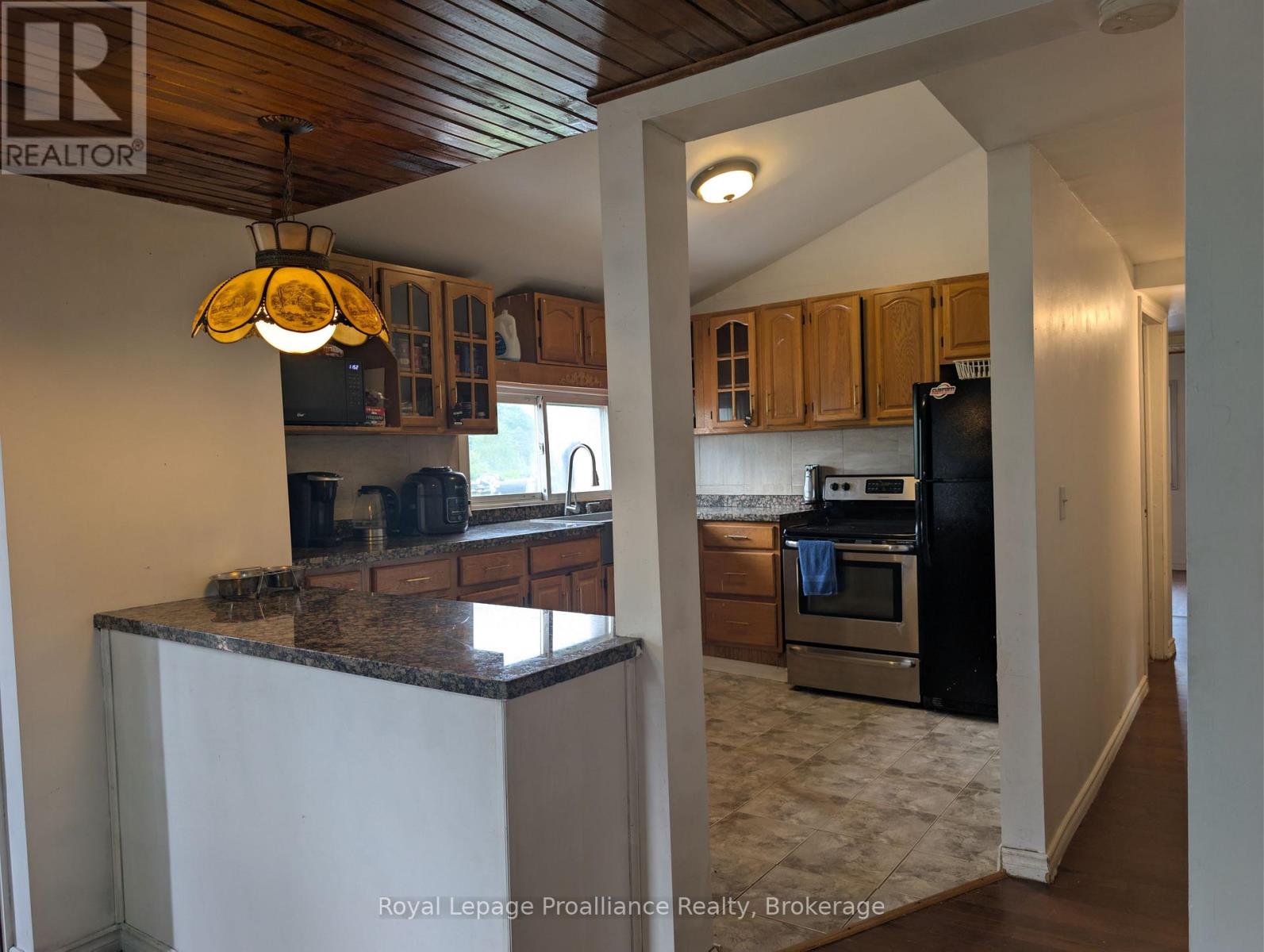 4310 Henderson Road Property Photo 8
