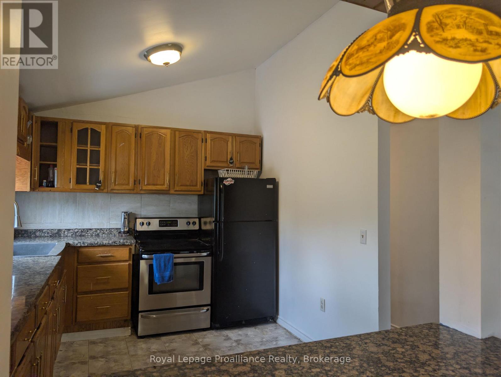 4310 Henderson Road Property Photo 9